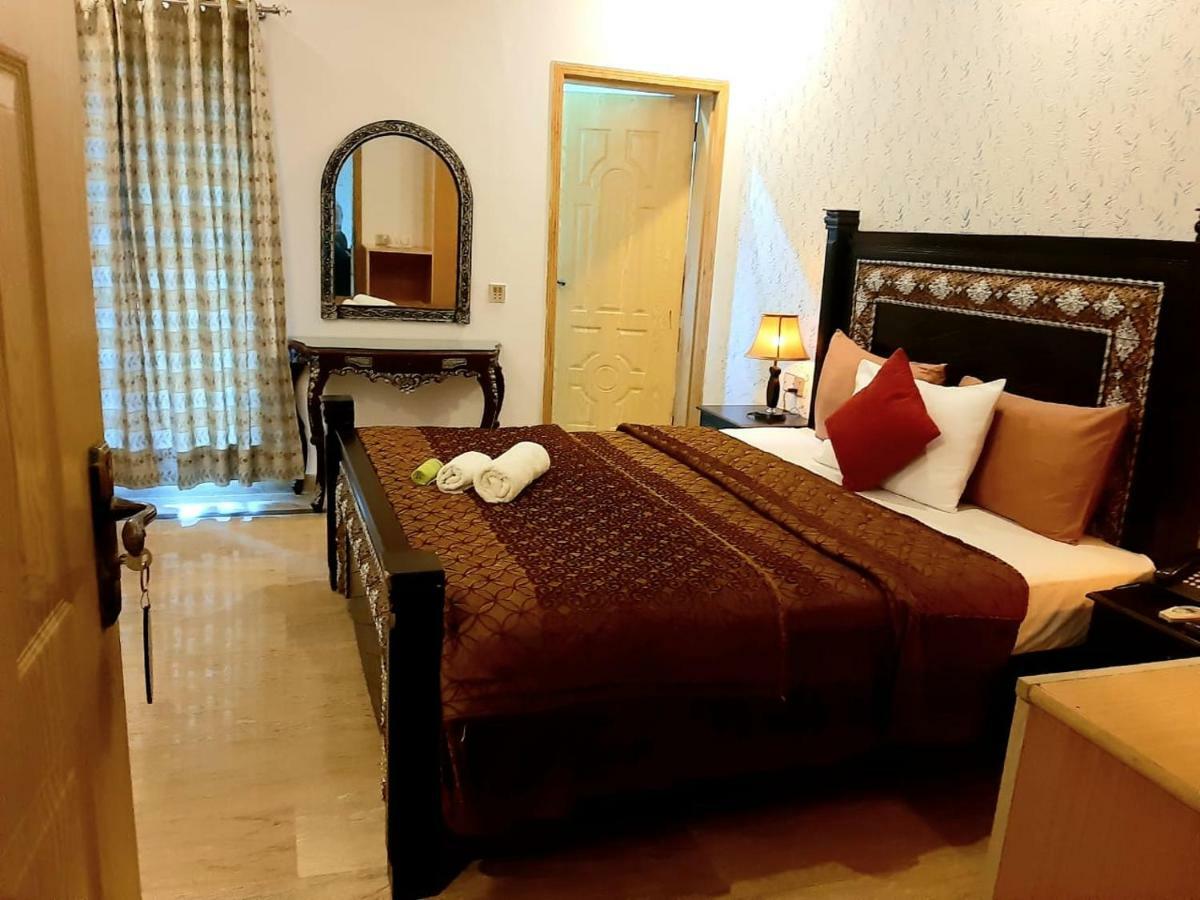 Hotel Park View Lahore Pokoj fotografie